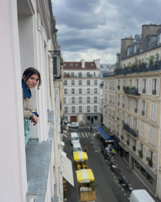 From Art to Oysters: A Day in Paris with Gloria