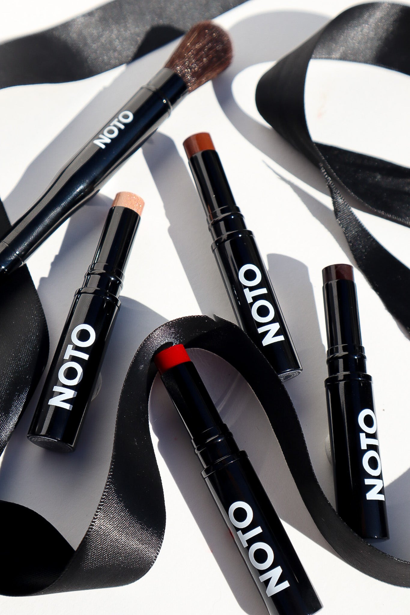 AW/25 COLOR + CONTOUR KIT