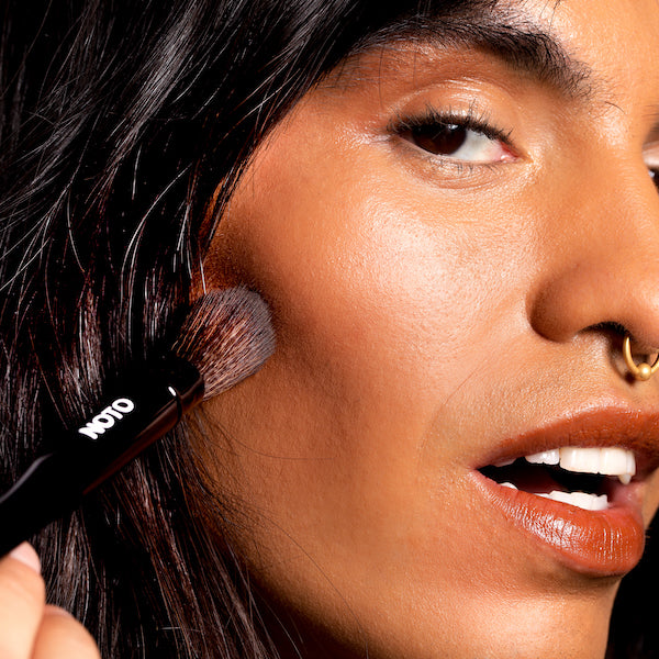 star multi-bene stick fluxus brush .jpg__PID:ba845677-8d14-423c-bbab-ce6fabc3d803